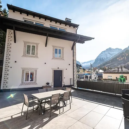 Apartment -antermoia- Appartament Center Canazei